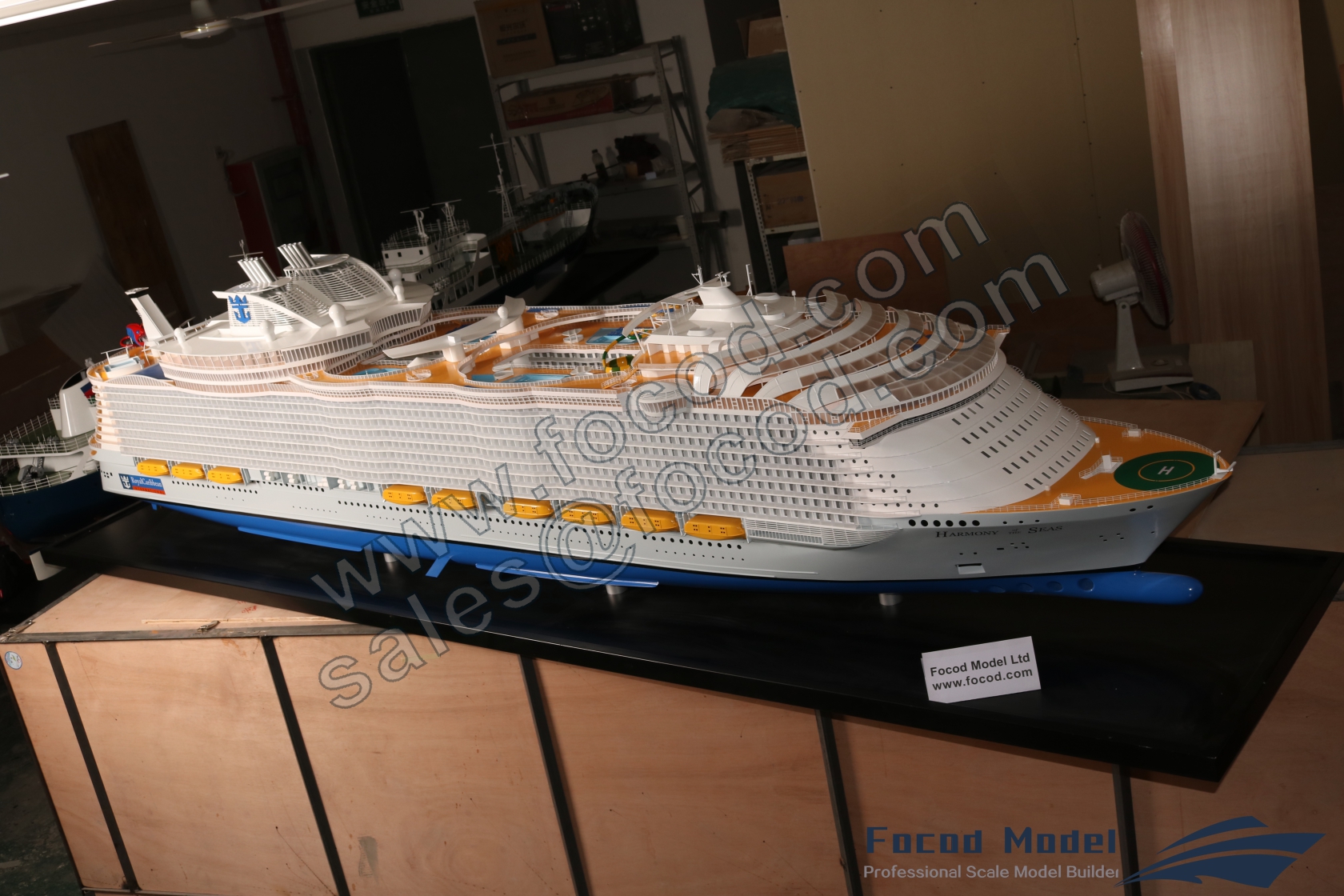 custom made model of 海洋和谐号（世界最大的邮轮）